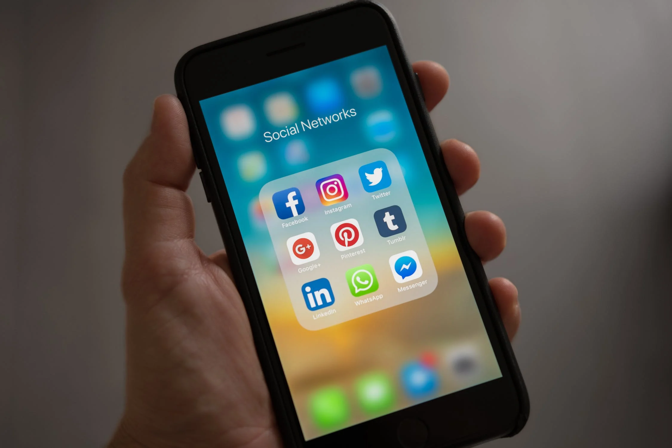 social media icons used in recruitment